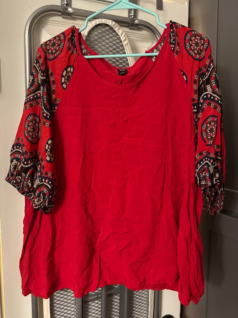 red raglan sleeve top